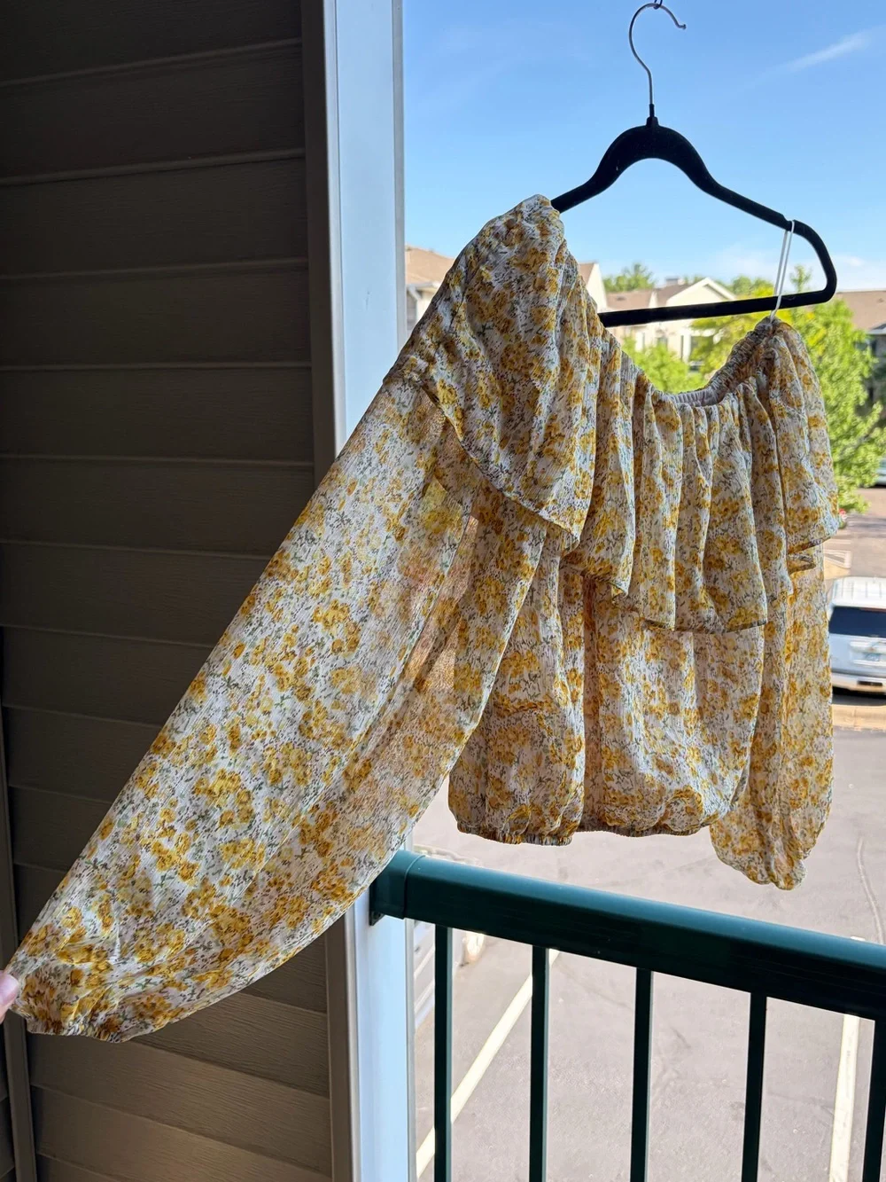 🆕🌻 ASTR The Label Yellow Floral Off Shoulder Crop Top XS Boho Cottagecore Blouse